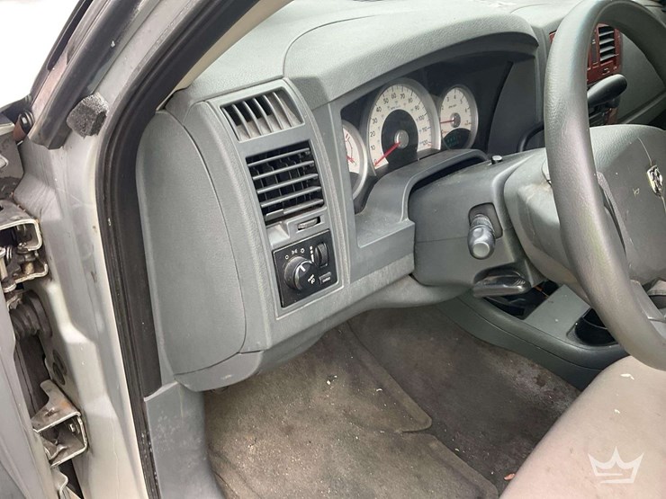 2005-dodge-dakota-image-13