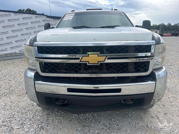 2012-chevrolet-silverado-3500-image-25