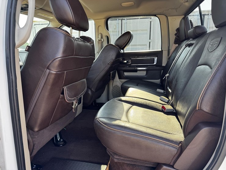 2014-dodge-1500-image-17