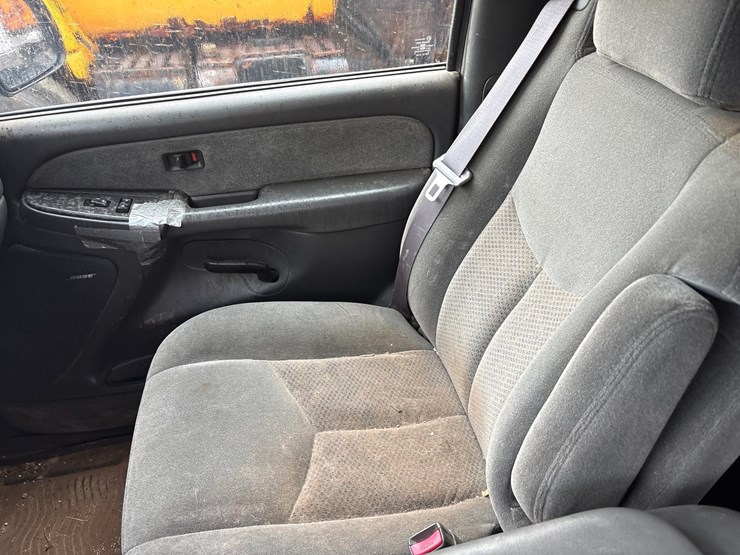 2003-chevrolet-2500-image-54
