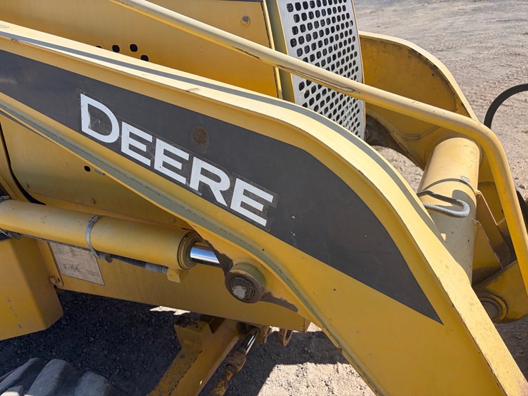 2007-deere-210le-image-16