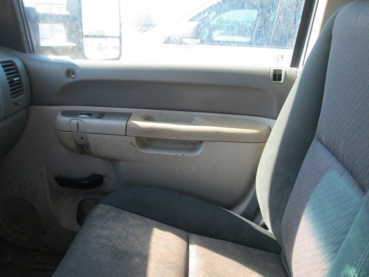 2013-gmc-2500hd-image-28