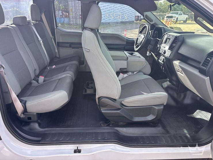 2016-ford-f150-image-23