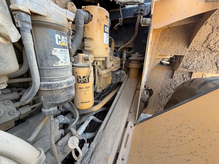 2015-caterpillar-950m-image-45