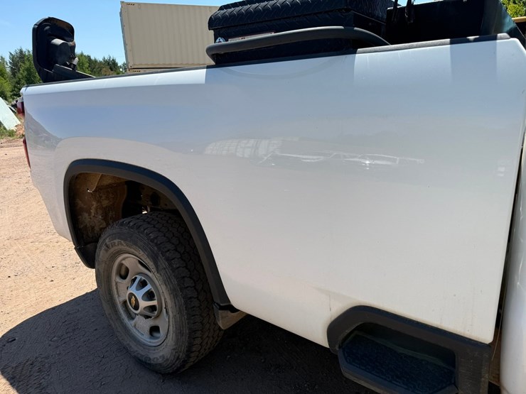 2019-chevrolet-2500hd-image-25