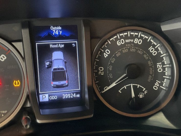 2019-toyota-tacoma-image-21
