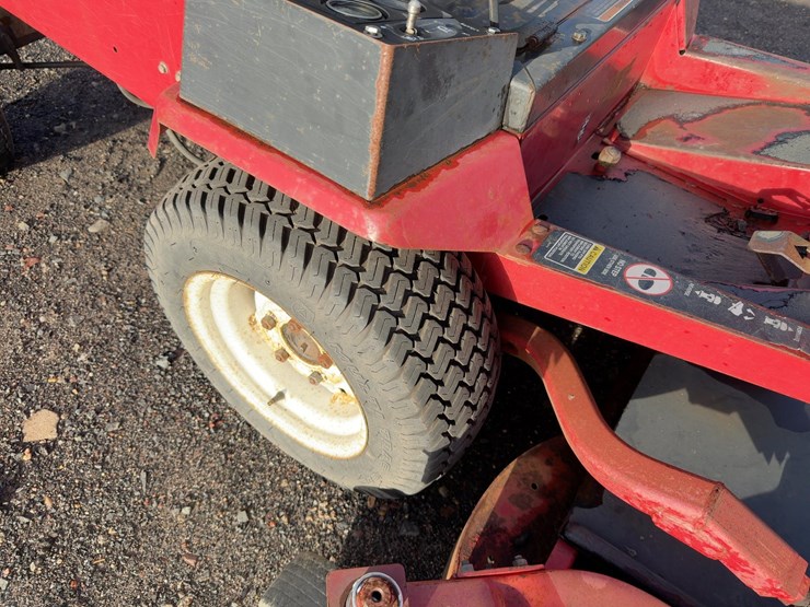 toro-groundsmaster-223-d-rotary-mower-image-7