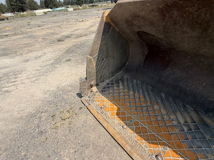 2019-deere-744k-image-16