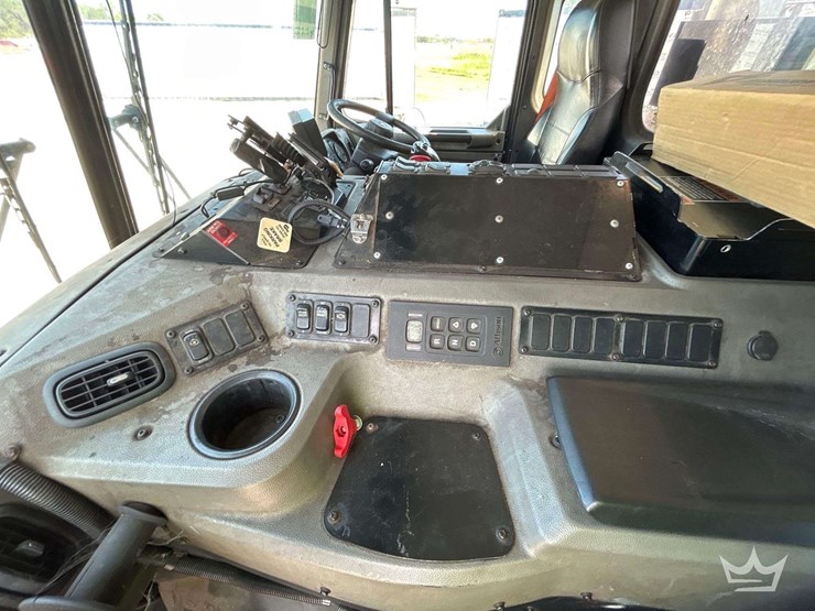 2017-peterbilt-520-image-33