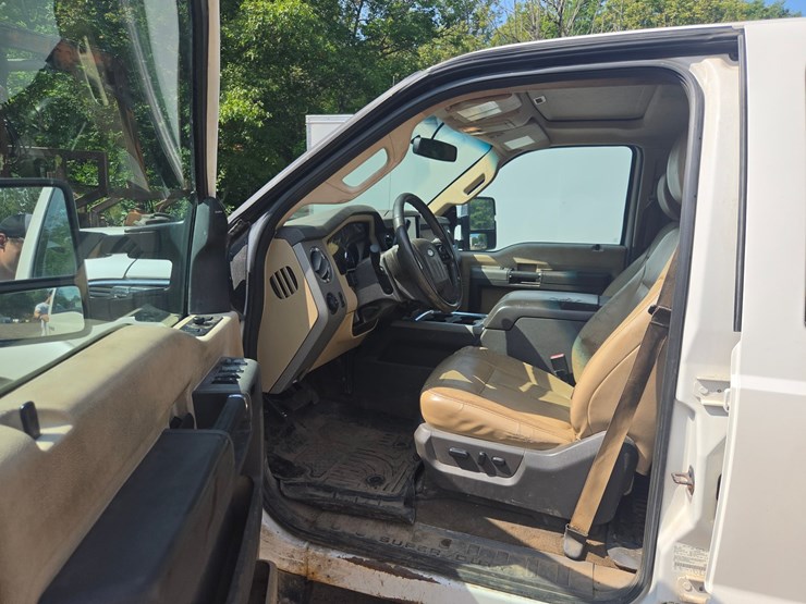 2013-ford-f250-lariat-image-42