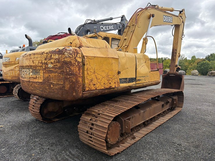 deere-200d-lc-image-5
