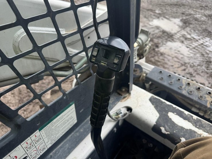 2005-bobcat-s175-image-22