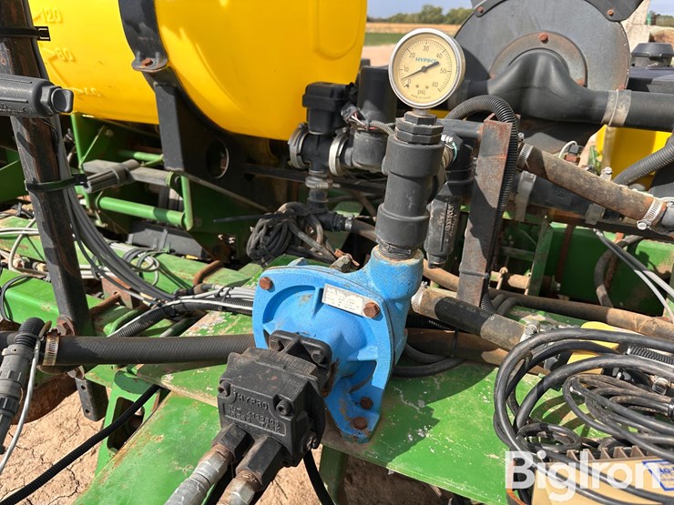 john-deere-7200-image-12