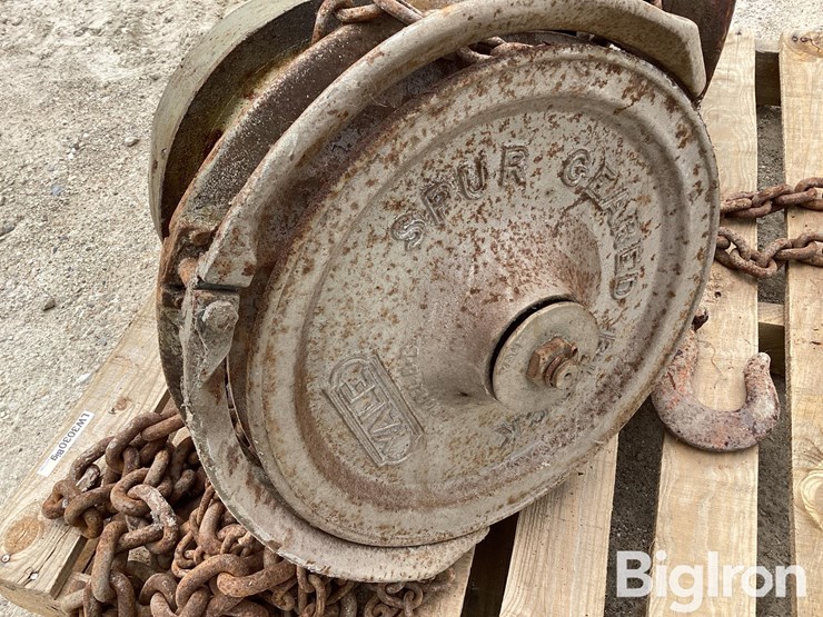 yale-spur-geared-chain-hoist-image-9
