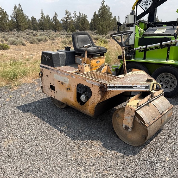 #2519 • Wolfpack 2500 Double Drum Compactor