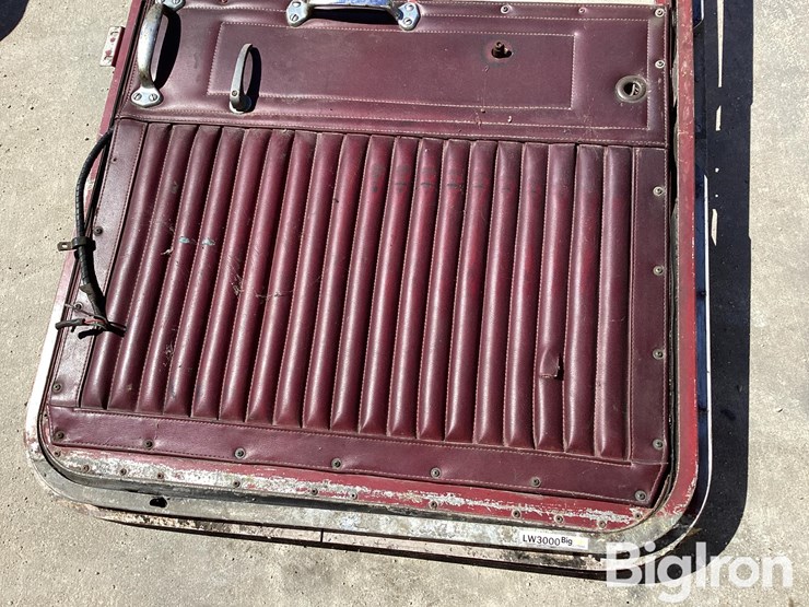 kenworth-pre-1972-top-handle-front-passenger-side-door-image-18