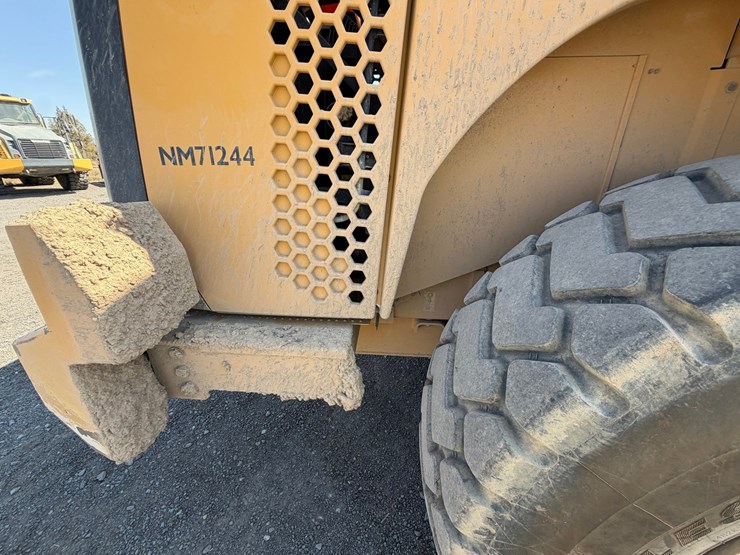 2015-caterpillar-950m-image-26