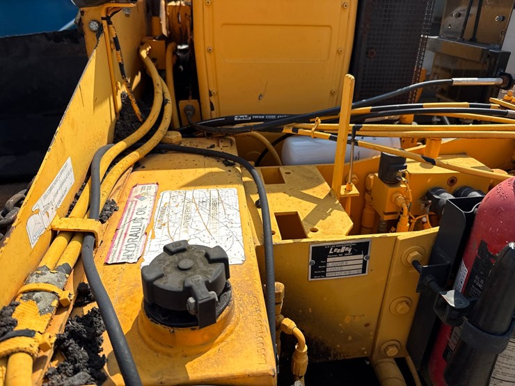 2009-leeboy-l8500t-image-17