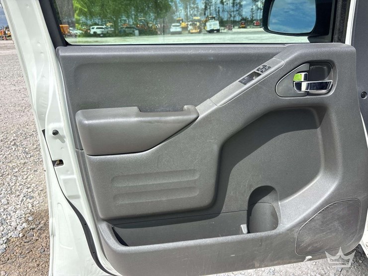 2018-nissan-frontier-image-12