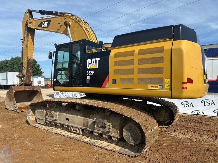 2019-caterpillar-352f-image-3