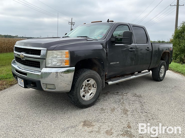 2010-chevrolet-silverado-2500hd-image-1
