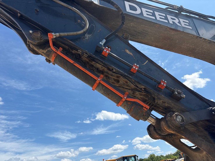 2012-deere-470g-lc-image-44