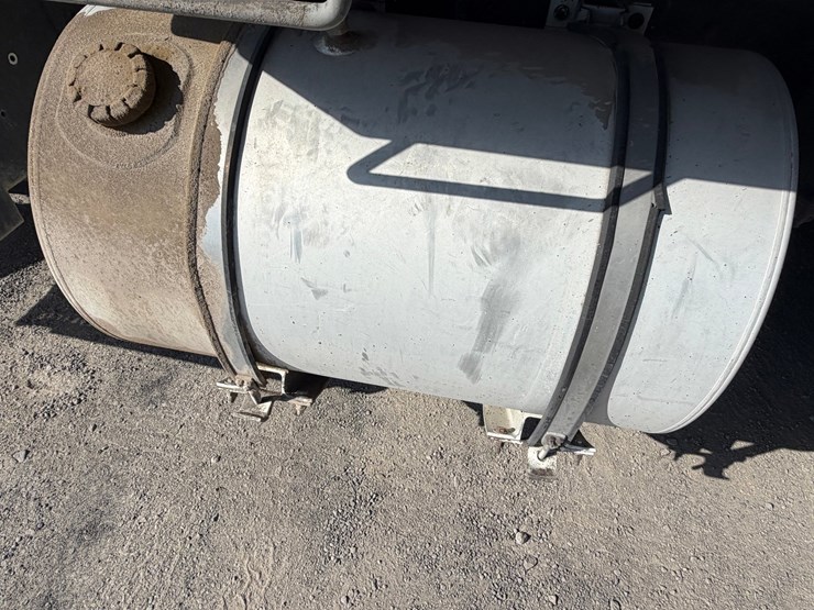 #2532-•-kenworth-w928-tandem-axle-dump-truck-image-50