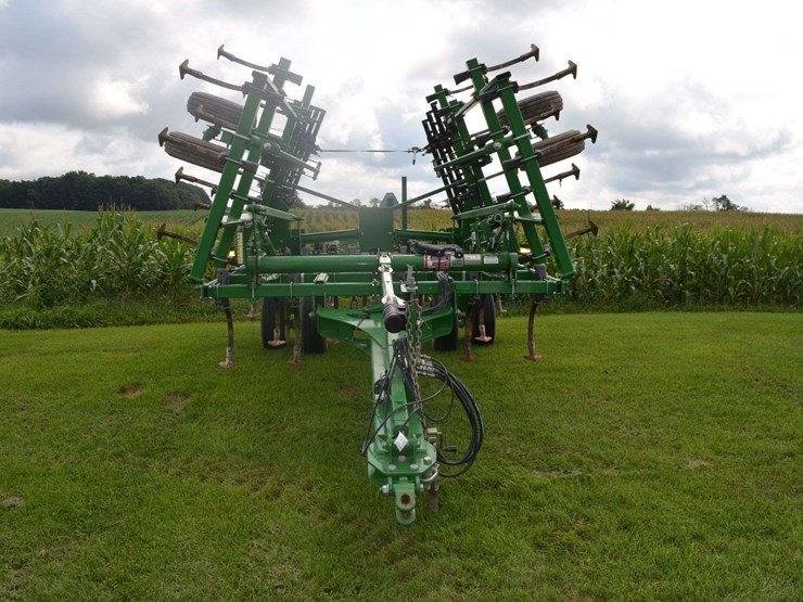john-deere-2210l-image-2