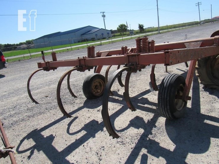 massey-ferguson-129-image-6