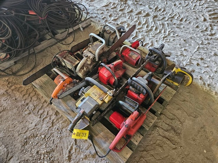 #8755-•-pallet-of-chainsaws-image-1