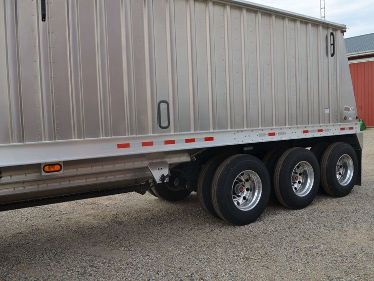 2014-dakota-aluminum-tri-axle-hopper-bottom-trailer-image-22