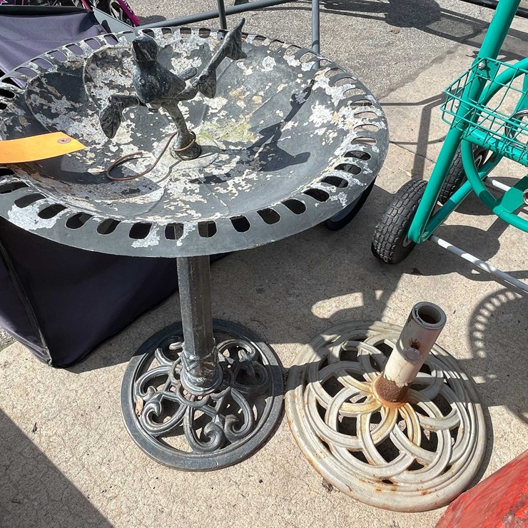 #4082 • Bird Bath and Patio Umbrella Base (03)