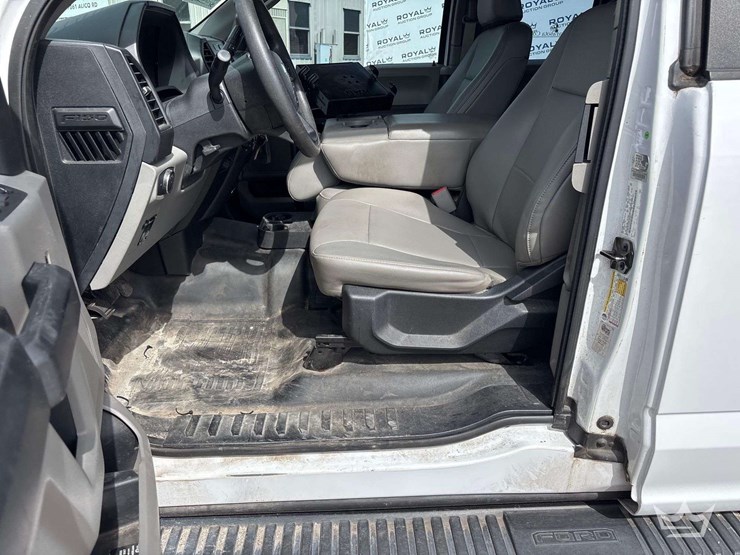 2017-ford-f150-image-12
