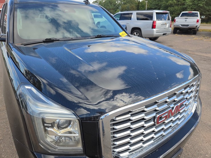 2019-gmc-yukon-image-12