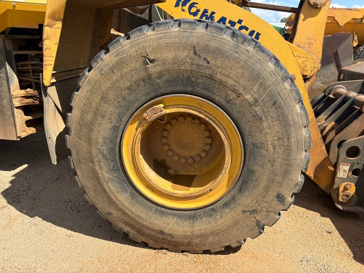 #3650-•-2011-komatsu-w380-6-wheel-loader-image-64