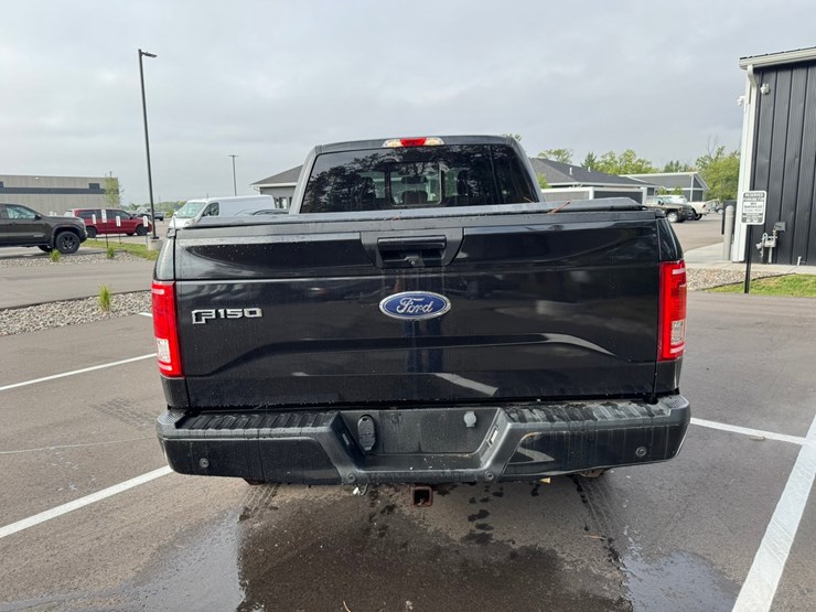 2015-ford-f150-xlt-image-4