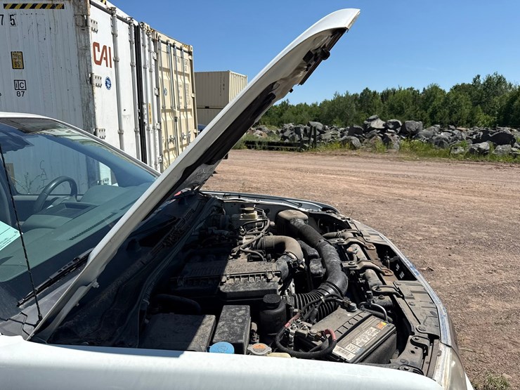 #1389-•-2017-nissan-pickup-truck-image-11