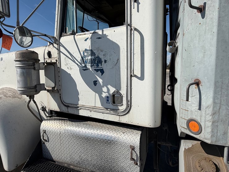 #2532-•-kenworth-w928-tandem-axle-dump-truck-image-37