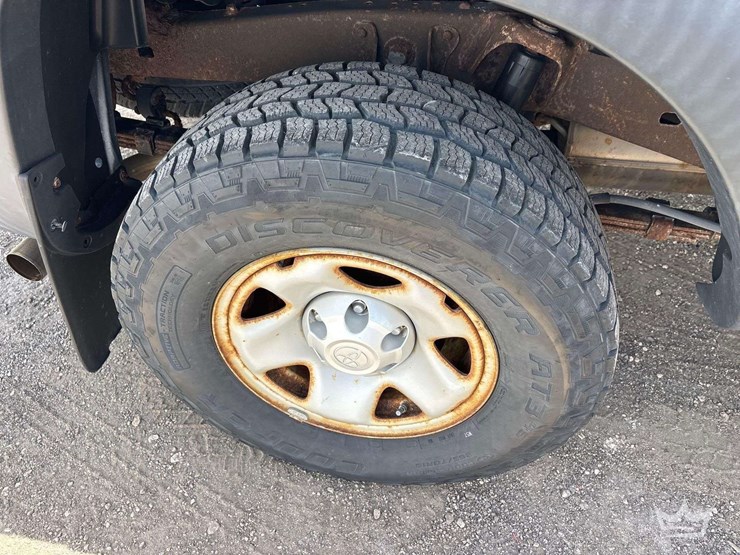 2014-toyota-tacoma-image-22