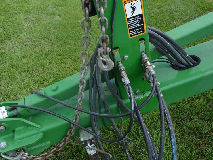 john-deere-2210l-image-4