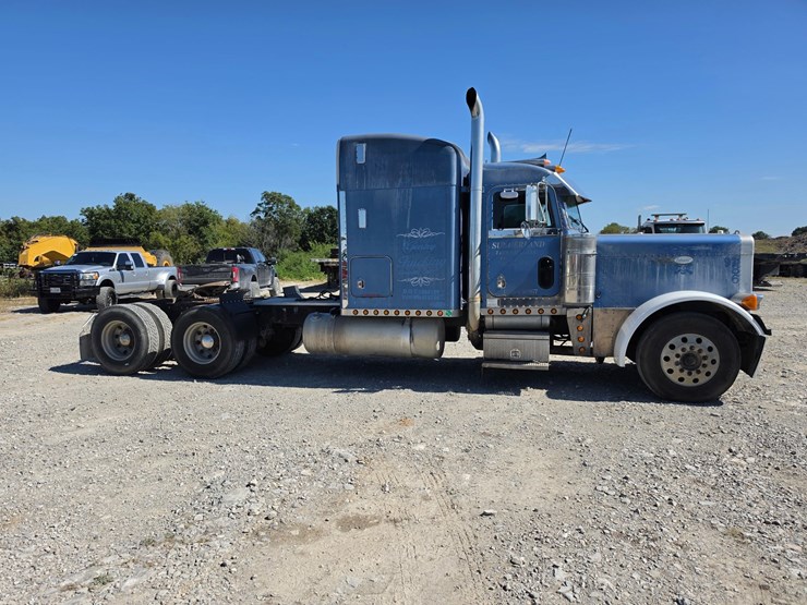 1997-peterbilt-379-image-26