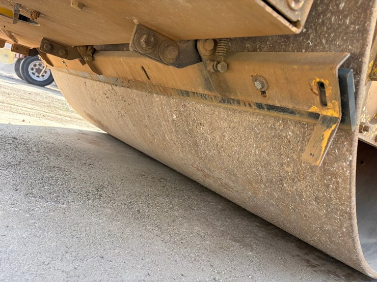#2410-•-2015-sakia-sw880-double-drum-smooth-roller-compactor-image-58