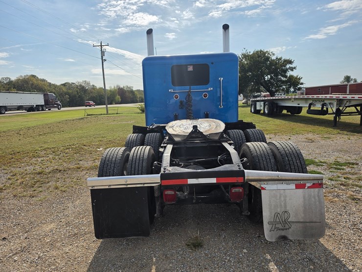 2006-peterbilt-379-image-10
