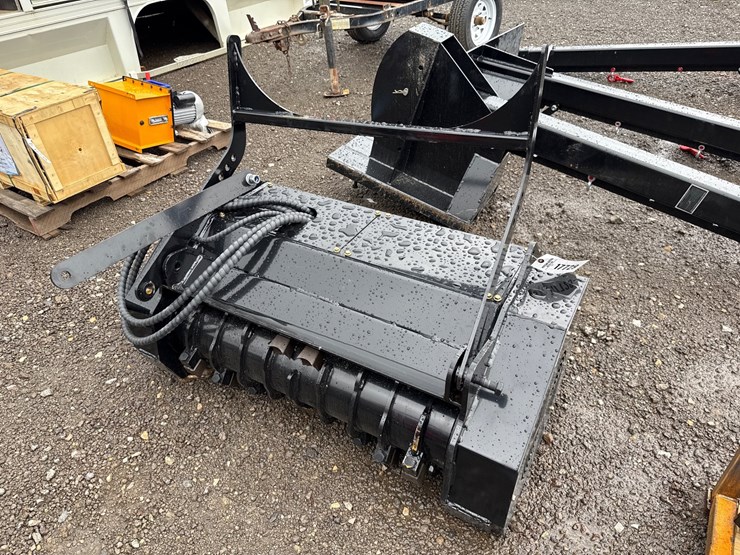 #6060-•-36"-dingo-drum-mulcher-image-4