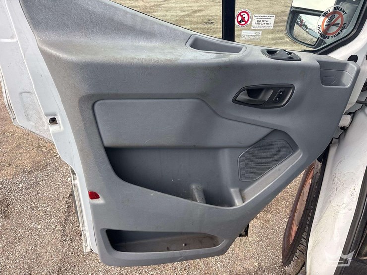 2017-ford-transit-image-11
