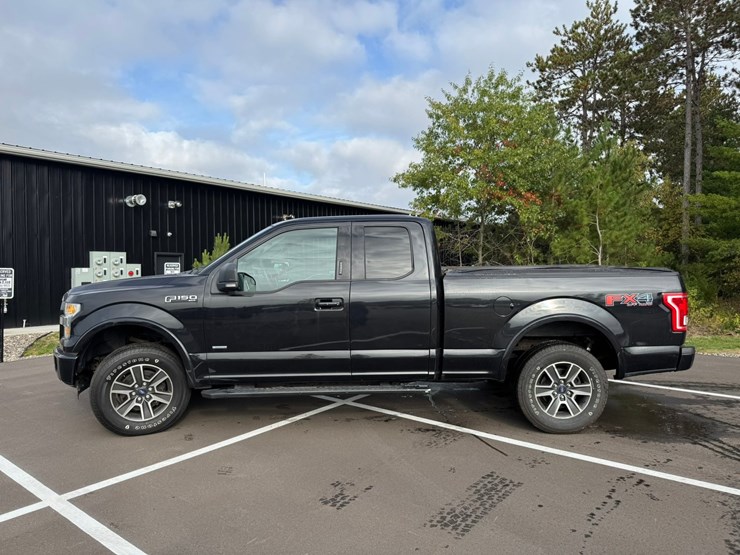 2015-ford-f150-xlt-image-2