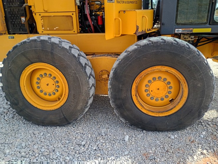 2008-deere-670d-image-94