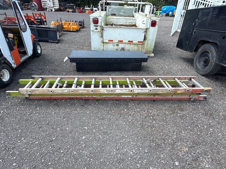 #6091-•-qty-(2)-20'-extension-ladders-image-2