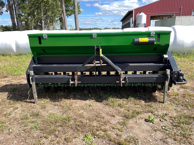 #1602-•-rtp-genesis-8-no-till-grain-drill-image-2