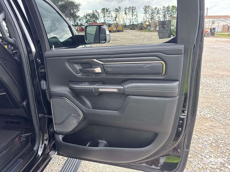 2019-dodge-1500-image-21
